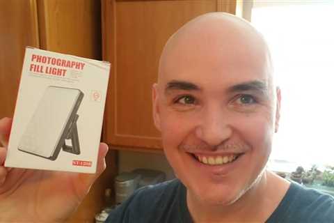 DIM-LIGHT TOO-HEAVY? Poseidon Clip-on Selfie Phone Light Review Unboxing Demo